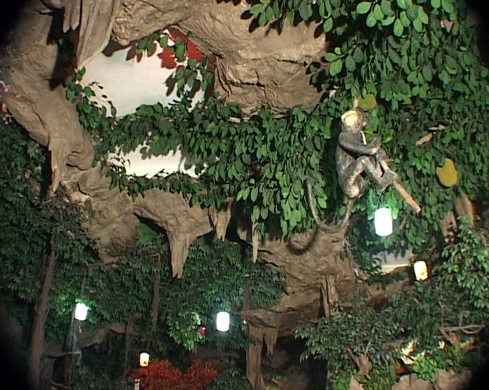 廣州新塘水簾洞熱帶雨林餐廳(假山溶洞造景工程) 廣州新塘水簾洞熱帶雨林餐廳(假山溶洞造景工程)